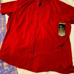 REI button down shirt SS